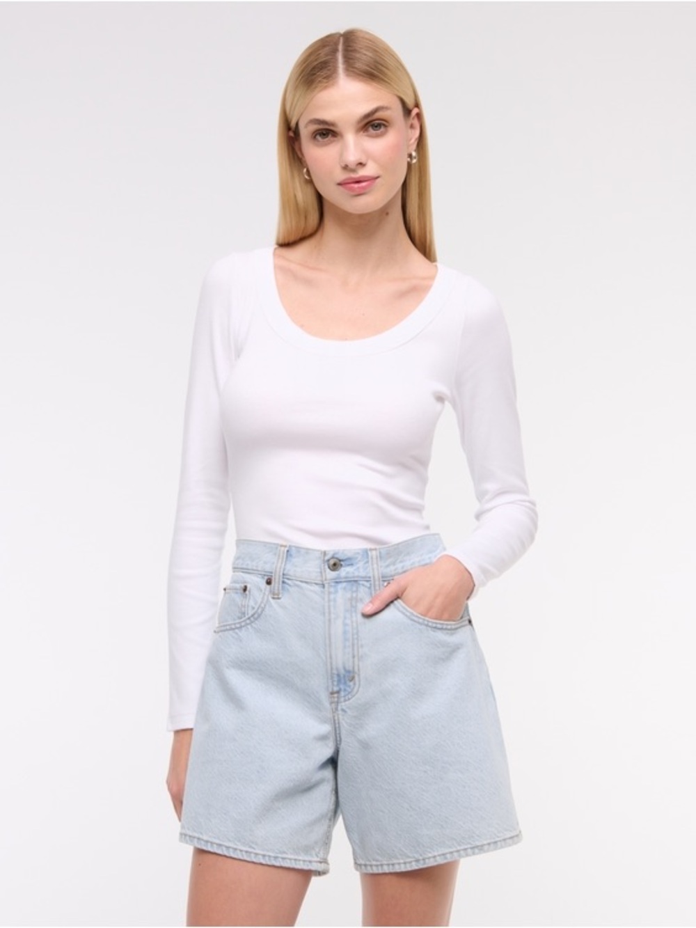 Abercrombie & Fitch High Rise Loose Short Light Wash
